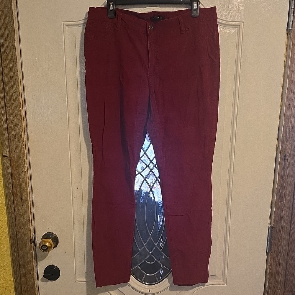 Roz & Ali Men's Burgundy Chinos